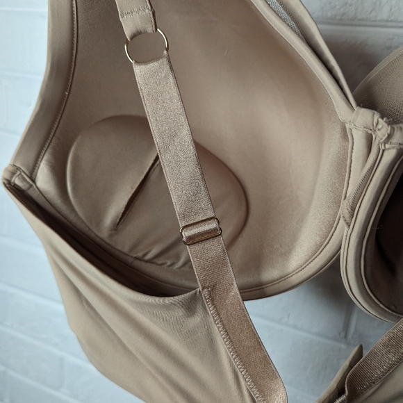 ThirdLove 24/7 Classic Contour Plunge Bra Tan Removable Padding Bra - Picture 3 of 6